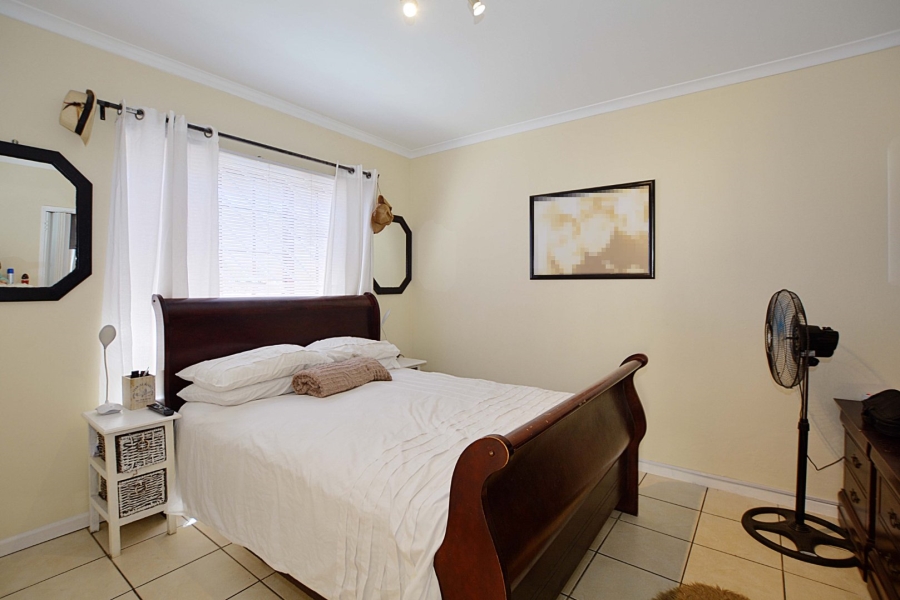  Bedroom Property for Sale in Parklands Western Cape